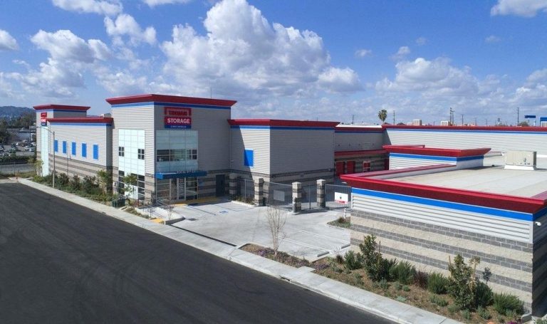 Three Reasons to Use a Self Storage Unit on an Ongoing Basis  