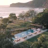 “Unwind and Energize: Surf and Yoga Retreats in Costa Rica”